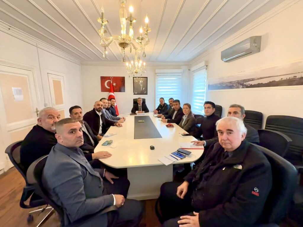 Kadıköy’de yılbaşı gecesi beklenen yoğunluk için Kadıköy Kaymakamlığı’nda asayiş toplantısı