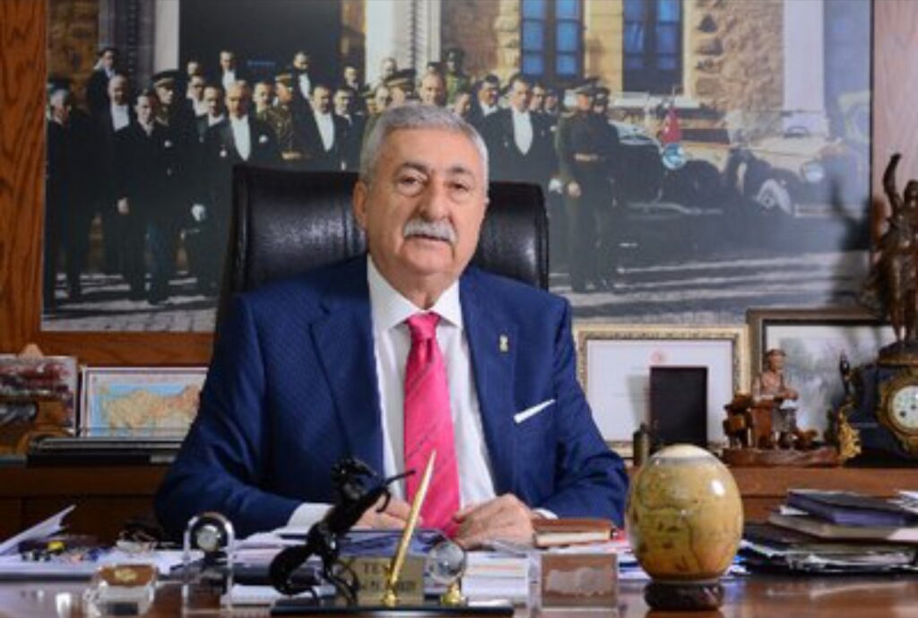 TESK Başkanı Bendevi Palandöken : Esnafımız için E-Arşiv Fatura zorunluluğu 2027 ‘ye ertelendi