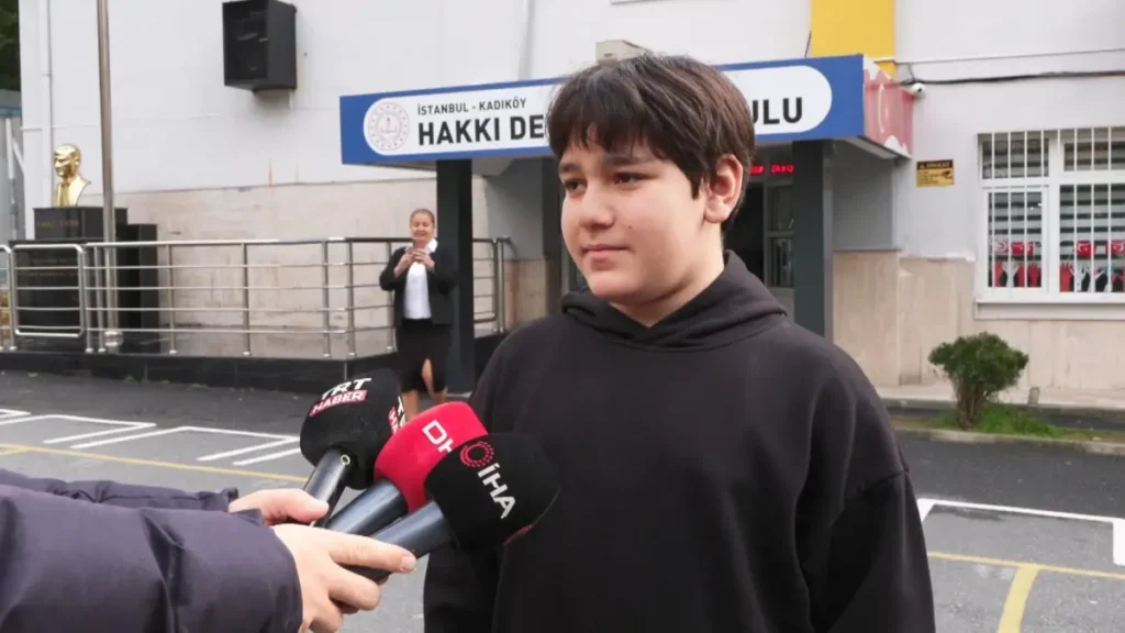 Bakan Tekin, Öğrencilerin Yanında