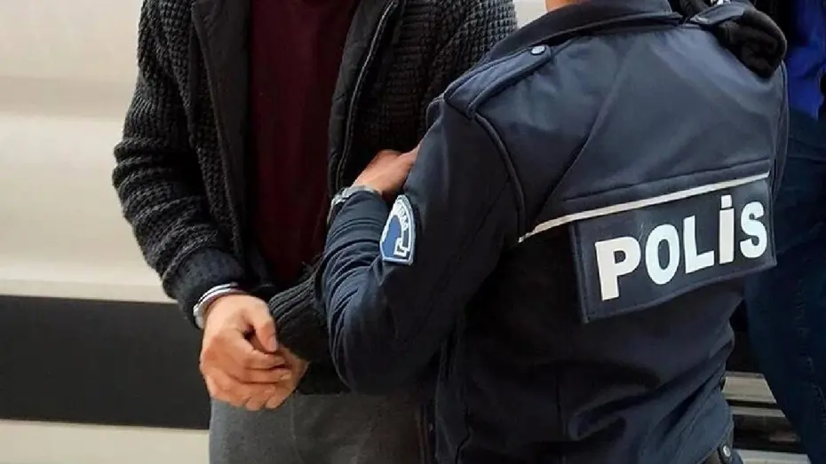 Trafikte tartıştığı kişiyi tehdit etti, gözaltına alındı