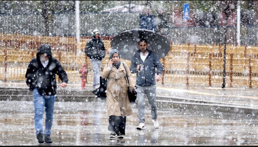 Meteoroloji ve AKOM’dan Uyarı: İstanbul’da Yarın Sabah Kuvvetli Kar Yağışı Bekleniyor